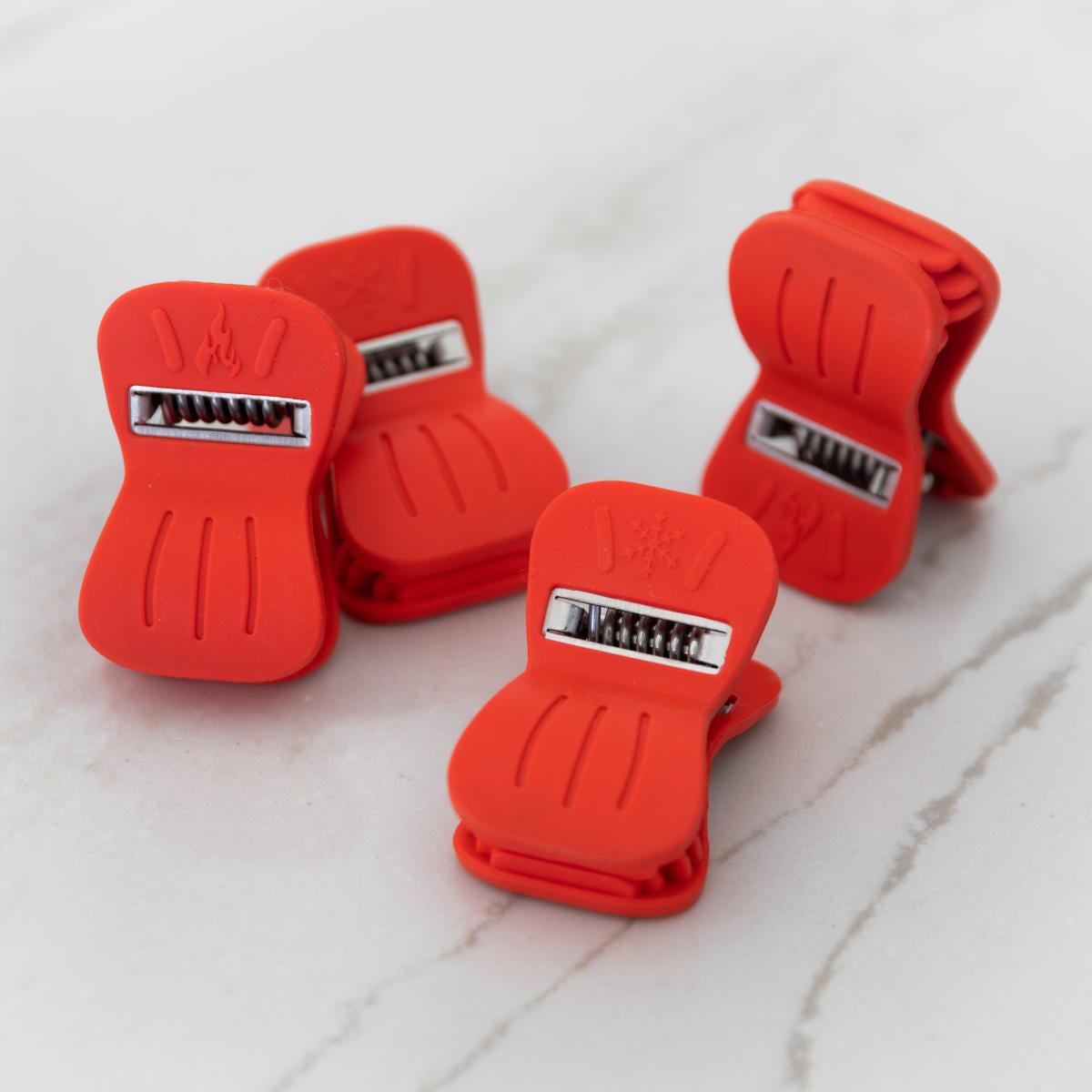 red kitchen clips.