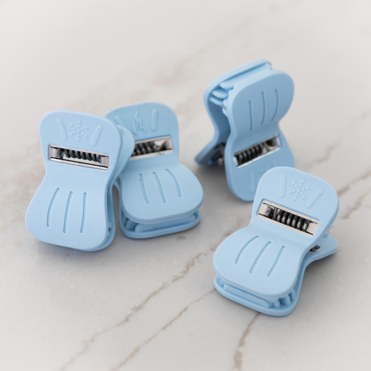 blue kitchen clips.